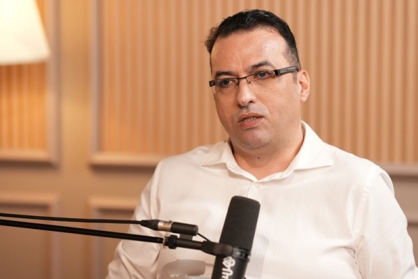 الخلفي تازة وغزة معا والاعتراف الأمريكي بالصحراء مكسب للتحصين الخلفي تازة وغزة معا والاعتراف الأمريكي بالصحراء مكسب للتحصين