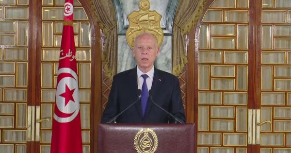 منوبة الرئيس سعيد في زيارة تفقدية لمحطة الصوناد بغدير القلة منوبة الرئيس سعيد في زيارة تفقدية لمحطة الصوناد بغدير القلة
