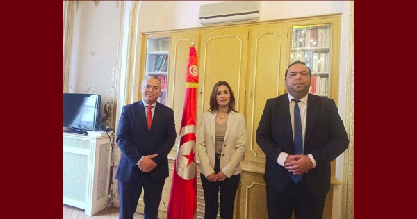 لقاء ديبلوماسي لتعزيز التعاون مع الجماعات المحلية الفرنسية التي تحتضن جالية تونسية فاعلة لقاء ديبلوماسي لتعزيز التعاون مع الجماعات المحلية الفرنسية التي تحتضن جالية تونسية فاعلة