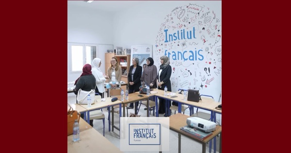 فيديو سفيرة فرنسا بتونس تزور تطاوين و مدنين في اطار متابعة المشاريع الممولة من بلدها فيديو سفيرة فرنسا بتونس تزور تطاوين و مدنين في اطار متابعة المشاريع الممولة من بلدها