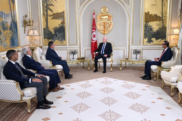 قرطاج الرئيس في استقبال الأمين العام الجديد لجامعة الدول العربية السي د نبيل فهمي قرطاج الرئيس في استقبال الأمين العام الجديد لجامعة الدول العربية السي د نبيل فهمي