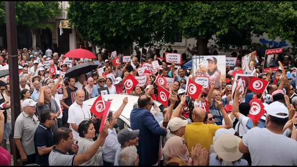 باب بنات تونس أنصار الدستوري الحر في مسيرة غاضبة تحت شعار لا ماء لا ضوء لا حرية لا دواء فيديو باب بنات تونس أنصار الدستوري الحر في مسيرة غاضبة تحت شعار لا ماء لا ضوء لا حرية لا دواء فيديو