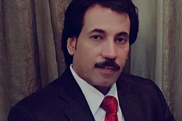هاني البيض يحذر من هجمات حوثية مضادة وضغوط دولية لوقف المعارك في اليمن هاني البيض يحذر من هجمات حوثية مضادة وضغوط دولية لوقف المعارك في اليمن