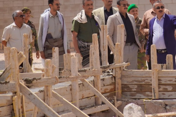 المحافظ بن الوزير يدشن العمل في مشروع إنشاء ثلاث قاعات دراسية بكلية المجتمع شبوة المحافظ بن الوزير يدشن العمل في مشروع إنشاء ثلاث قاعات دراسية بكلية المجتمع شبوة