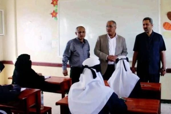 مليون ريال مكافأة لطالبة أد ت امتحان الثانوية بعد يوم واحد من ولادتها والمحافظ الحالمي يشيد بإصرارها مليون ريال مكافأة لطالبة أد ت امتحان الثانوية بعد يوم واحد من ولادتها والمحافظ الحالمي يشيد بإصرارها