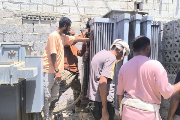 إستبدال محول كهربائي بسعة أكبر وتنفيذ حملة لإزالة الربط المزدوج بحي الزحف الاحمر بمركز البريقة