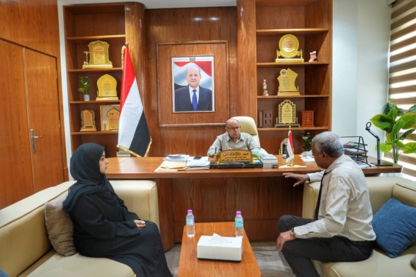 الخنبشي يشيد بجهود المجلس اليمني للتخصصات الطبية بحضرموت في تأهيل الكوادر الصحية وتطوير برامج الدراسات العليا الخنبشي يشيد بجهود المجلس اليمني للتخصصات الطبية بحضرموت في تأهيل الكوادر الصحية وتطوير برامج الدراسات العليا