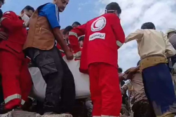 بالصورة كواليس اللحظات الأخيرة لانتشال جثمان سبايدر مان اليمن بالصورة كواليس اللحظات الأخيرة لانتشال جثمان سبايدر مان اليمن