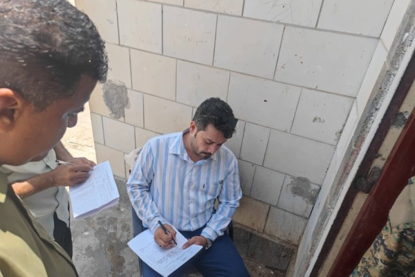 النيابة العامة تنفذ زيارة تفتيشية إلى شرطة خور مكسر للاطلاع على أوضاع المحتجزين