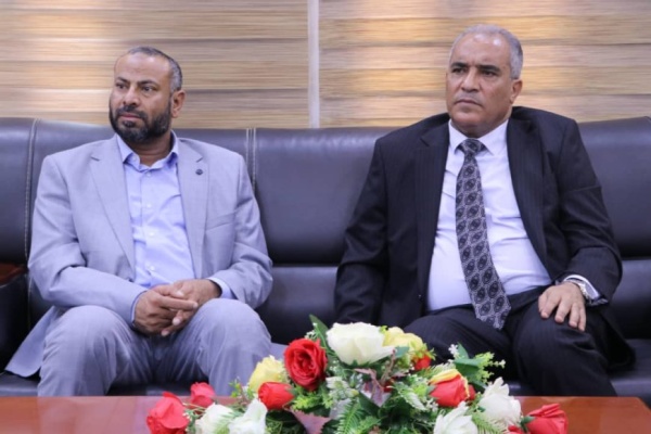 وزير التربية العيادي يلتقي محافظ الضالع القبة لبحث سير العملية التعليمية والترتيبات الجارية لامتحانات الثانوية العامة وزير التربية العيادي يلتقي محافظ الضالع القبة لبحث سير العملية التعليمية والترتيبات الجارية لامتحانات الثانوية العامة