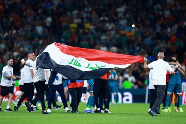 قرار صادم قبيل صافرة البداية الفيفا يمنع منتخب العراق من رفع علم بلاده قرار صادم قبيل صافرة البداية الفيفا يمنع منتخب العراق من رفع علم بلاده
