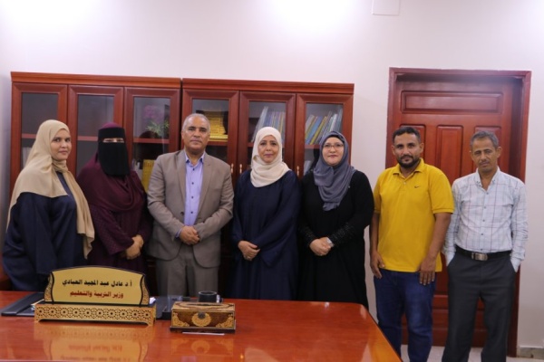 وزير التربية والتعليم العبادي يلتقي رئيسة اللجنة الوطنية للمرأة في عدن لبحث تعزيز قدرات الكوادر النسائية ودعم تعليم الفتاة وزير التربية والتعليم العبادي يلتقي رئيسة اللجنة الوطنية للمرأة في عدن لبحث تعزيز قدرات الكوادر النسائية ودعم تعليم الفتاة