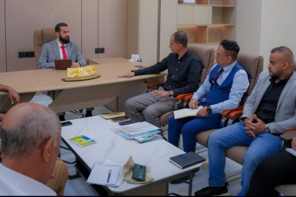 محافظ أبين يناقش تدخلات منظمة صناع النهضة ومؤسسة شباب أبين ويؤكد دعمه للمشاريع المستدامة محافظ أبين يناقش تدخلات منظمة صناع النهضة ومؤسسة شباب أبين ويؤكد دعمه للمشاريع المستدامة