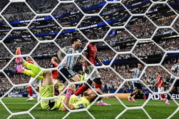 الأرجنتين تهزم النمسا وميسي الهداف الأوحد لكأس العالم الأرجنتين تهزم النمسا وميسي الهداف الأوحد لكأس العالم