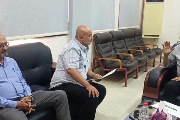 الشعبي يناقش مع مدير عام مستشفى الأمراض النفسية تحسين جودة الخدمة الصحية الشعبي يناقش مع مدير عام مستشفى الأمراض النفسية تحسين جودة الخدمة الصحية