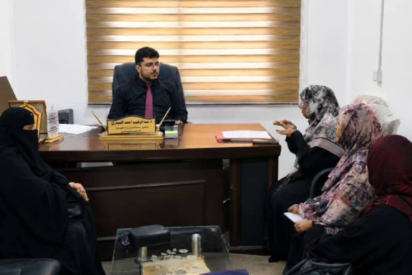 الحيدري يؤكد أهمية المسح الوطني للقابلات لتعزيز خدمات صحة الأم والوليد الحيدري يؤكد أهمية المسح الوطني للقابلات لتعزيز خدمات صحة الأم والوليد