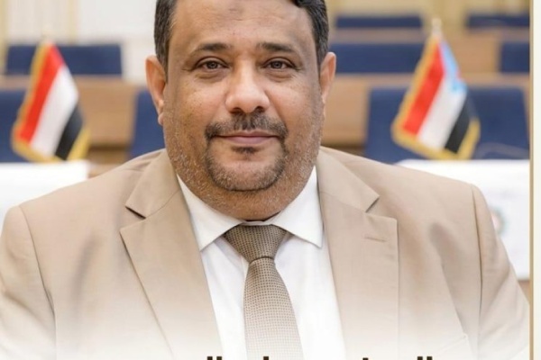 المصعبي يحذر من الإفراج عن مدانين بالإرهاب ويدعو الصليب الأحمر لمغادرة عدن المصعبي يحذر من الإفراج عن مدانين بالإرهاب ويدعو الصليب الأحمر لمغادرة عدن