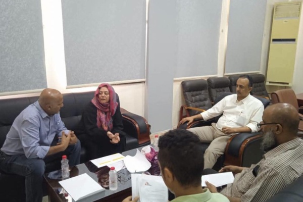 الشعبي يناقش مع منظمة أطباء بلا حدود البلجيكية تدخلاتها في مجمع البساتين الصحي بدارسعد الشعبي يناقش مع منظمة أطباء بلا حدود البلجيكية تدخلاتها في مجمع البساتين الصحي بدارسعد