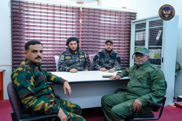 تنفيذ ا لقرار وزير الداخلية تسليم قيادة قوات حراسة المنشآت بالعاصمة عدن مهامها ومقرها الجديد تنفيذ ا لقرار وزير الداخلية تسليم قيادة قوات حراسة المنشآت بالعاصمة عدن مهامها ومقرها الجديد