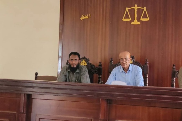 محكمة المضاربة ورأس العارة الابتدائية بمحافظة لحج تصدر حكما بالإعدام قصاصا في قضية قتل عمد محكمة المضاربة ورأس العارة الابتدائية بمحافظة لحج تصدر حكما بالإعدام قصاصا في قضية قتل عمد