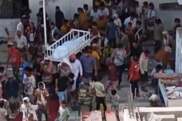 تشييع مهيب للشهيد بسام الصبيحي في عدن ومطالبات باعتبار قضيته رأي ا عام ا والقصاص من الجناة تشييع مهيب للشهيد بسام الصبيحي في عدن ومطالبات باعتبار قضيته رأي ا عام ا والقصاص من الجناة