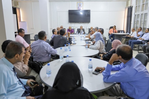 مجلس جامعة عدن يناشد القيادة الرئاسية والحكومة والقضاء حماية الحرم الجامعي وصون المال العام مجلس جامعة عدن يناشد القيادة الرئاسية والحكومة والقضاء حماية الحرم الجامعي وصون المال العام