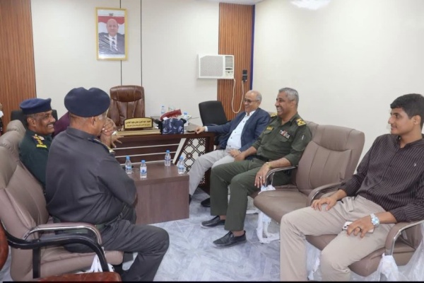 رئيس المجلس الطبي بالجمهورية يزور مكتب وزارة الصحة العامة والسكان بساحل حضرموت وفرع المجلس الطبي رئيس المجلس الطبي بالجمهورية يزور مكتب وزارة الصحة العامة والسكان بساحل حضرموت وفرع المجلس الطبي
