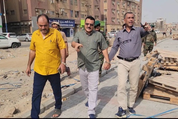 مدير عام البريقة يثمن دور القطاع الخاص في تحسين الصورة الجمالية للمديرية مدير عام البريقة يثمن دور القطاع الخاص في تحسين الصورة الجمالية للمديرية