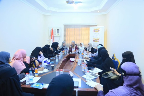 اللجنة الوطنية للمرأة تجتمع بعضواتها في الوزارات والهيئات الحكومية لبحث تحديات العمل وتمكين المرأة مؤسسي ا