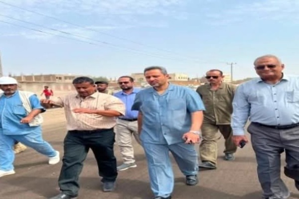 محافظ لحج مراد الحالمي يدشن أعمال سفلتة طريق الحوطة نوبة دكيم ضمن مشروع الصيانة الروتينية محافظ لحج مراد الحالمي يدشن أعمال سفلتة طريق الحوطة نوبة دكيم ضمن مشروع الصيانة الروتينية