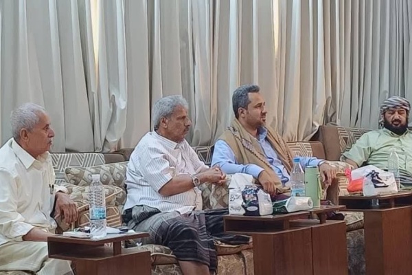 محافظ لحج الحالمي يزور مستشار مجلس القيادة الفريق أحمد تركي ويؤكدان على وحدة الصف وتعزيز الاستقرار بالمحافظة محافظ لحج الحالمي يزور مستشار مجلس القيادة الفريق أحمد تركي ويؤكدان على وحدة الصف وتعزيز الاستقرار بالمحافظة