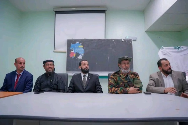 عاجل محافظ أبين يشك ل لجنة تحقيق في مستشفى الرازي ويؤكد أن قرار الإقالة جاهز شاهد بالفيديو عاجل محافظ أبين يشك ل لجنة تحقيق في مستشفى الرازي ويؤكد أن قرار الإقالة جاهز شاهد بالفيديو