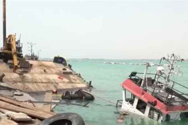 فيديو صادم يظهر حجم الأضرار في ميناء المخا عقب قصف حوثي فيديو صادم يظهر حجم الأضرار في ميناء المخا عقب قصف حوثي