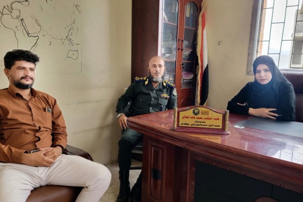 وكيل محافظة تعز تناقش آلية استئناف توريد رسوم البطاقات الشخصية إلى صندوق النظافة والتحسين