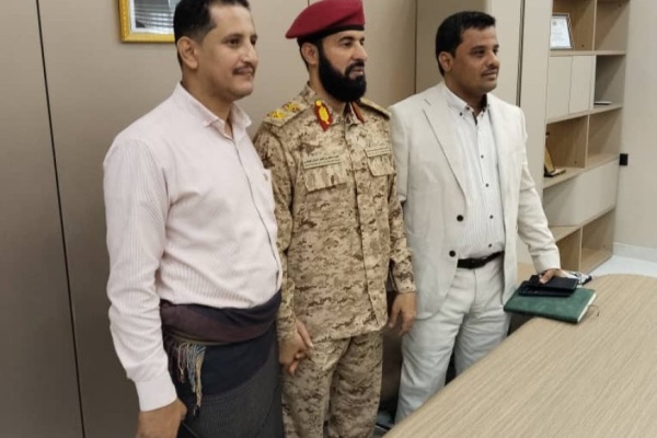 مشروع نوعي لأبين المحافظ الرباش ومدير شركة النفط اليمنية فرع عدن يبحثان إنشاء أول محطة وقود مركزية نموذجية مشروع نوعي لأبين المحافظ الرباش ومدير شركة النفط اليمنية فرع عدن يبحثان إنشاء أول محطة وقود مركزية نموذجية