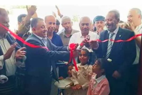 أمين عام المجلس المحلي بأبين يفتتح الوحدة الصحية بمنطقة دهل أحمد في زنجبار أمين عام المجلس المحلي بأبين يفتتح الوحدة الصحية بمنطقة دهل أحمد في زنجبار
