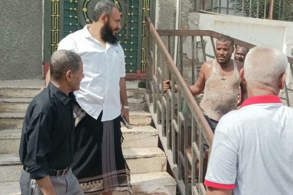 مدير عام مديرية التواهي يواصل النزولات الميدانية لمتابعة أعمال صيانة شبكة الصرف الصحي بمنطقة القلوعة مدير عام مديرية التواهي يواصل النزولات الميدانية لمتابعة أعمال صيانة شبكة الصرف الصحي بمنطقة القلوعة