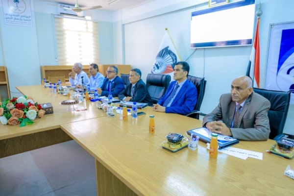 وزير التعليم العالي يتفقد جامعة عدن ويشيد بتجربتها في السنة التحضيرية وزير التعليم العالي يتفقد جامعة عدن ويشيد بتجربتها في السنة التحضيرية
