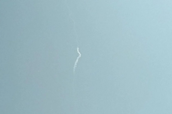 عاجل الحوثيون يطلقون صاروخين باليستيين من الحوبان باتجاه المخا والبحر الأحمر عاجل الحوثيون يطلقون صاروخين باليستيين من الحوبان باتجاه المخا والبحر الأحمر