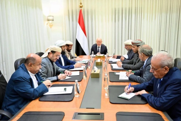 الزنداني خارج الحكومة تعديل حكومي كاسح يطيح بكل الوزراء