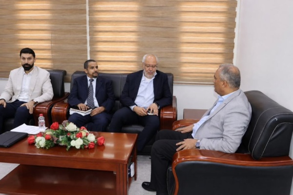 وزير التربية والتعليم العبادي يبحث مع المدير الإقليمي لمنظمة كير العالمية تعزيز الشراكة وتنفيذ مشاريع تعليمية نوعية وزير التربية والتعليم العبادي يبحث مع المدير الإقليمي لمنظمة كير العالمية تعزيز الشراكة وتنفيذ مشاريع تعليمية نوعية