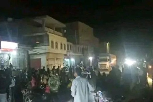 قبيل انفجار الوضع قبائل الأزارق بالضالع تصدر بيانا حازما وتقسم فيه قبيل انفجار الوضع قبائل الأزارق بالضالع تصدر بيانا حازما وتقسم فيه