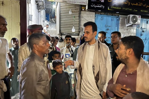الوكيل الجيلاني يتفقد الأسر المتضررة من حريق بحي السلام بالمكلا ويوجه بتوفير سكن بديل الوكيل الجيلاني يتفقد الأسر المتضررة من حريق بحي السلام بالمكلا ويوجه بتوفير سكن بديل