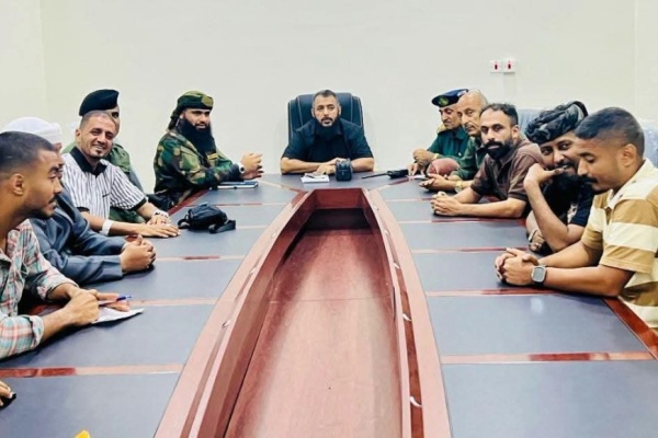 مدير عام التواهي يبحث مع إدارة مكافحة المخدرات سبل تعزيز التوعية وحماية الشباب مدير عام التواهي يبحث مع إدارة مكافحة المخدرات سبل تعزيز التوعية وحماية الشباب