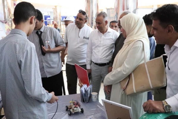 الجاوي وعشيش يحضران ختام مهرجان العودة إلى المدارس في عدن مول الجاوي وعشيش يحضران ختام مهرجان العودة إلى المدارس في عدن مول