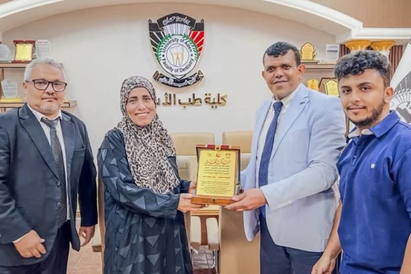 تكريم الدكتورة حنان الأسد تقدير ا لنجاح دورة الزراعة المتكاملة في طب الأسنان تكريم الدكتورة حنان الأسد تقدير ا لنجاح دورة الزراعة المتكاملة في طب الأسنان