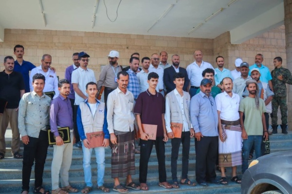 محافظ الضالع يختتم المخيم الطبي المجاني للعيون ويكرم الطواقم المشاركة محافظ الضالع يختتم المخيم الطبي المجاني للعيون ويكرم الطواقم المشاركة