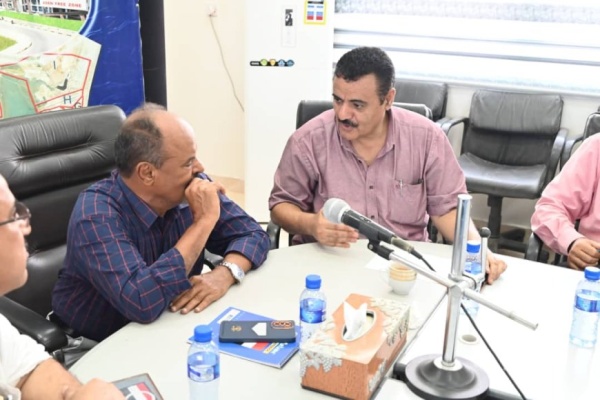 الحيد و الداؤودي يضعان آلية عمل مشتركة لحماية أراضي المنطقة الحرة ودعم الاستثمار الحيد و الداؤودي يضعان آلية عمل مشتركة لحماية أراضي المنطقة الحرة ودعم الاستثمار