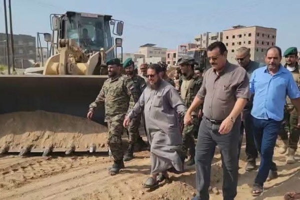 برعاية وزير الدولة محافظ العاصمة عدن عبدالرحمن شيخ مدير عام البريقة يدشن أعمال شق وفتح شارع التسعين برعاية وزير الدولة محافظ العاصمة عدن عبدالرحمن شيخ مدير عام البريقة يدشن أعمال شق وفتح شارع التسعين