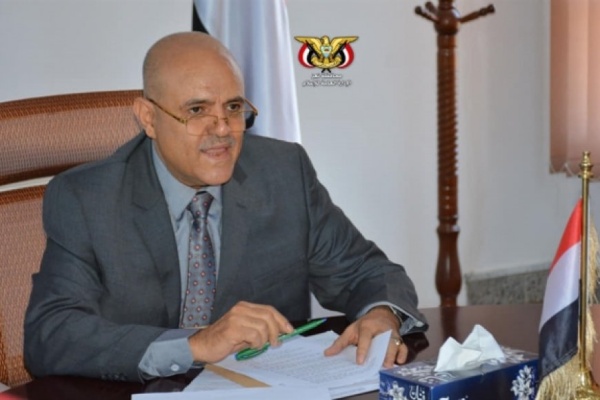 تعز تحت القصف والنزوح ومحافظها صامت فينك يا محافظنا تساؤلات حادة في الشارع التعزي تعز تحت القصف والنزوح ومحافظها صامت فينك يا محافظنا تساؤلات حادة في الشارع التعزي
